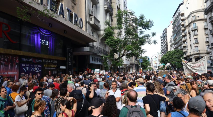 La iniciativa del Gobierno de modificar al Instituto Nacional del Teatro pasará a la calle y a la Justicia