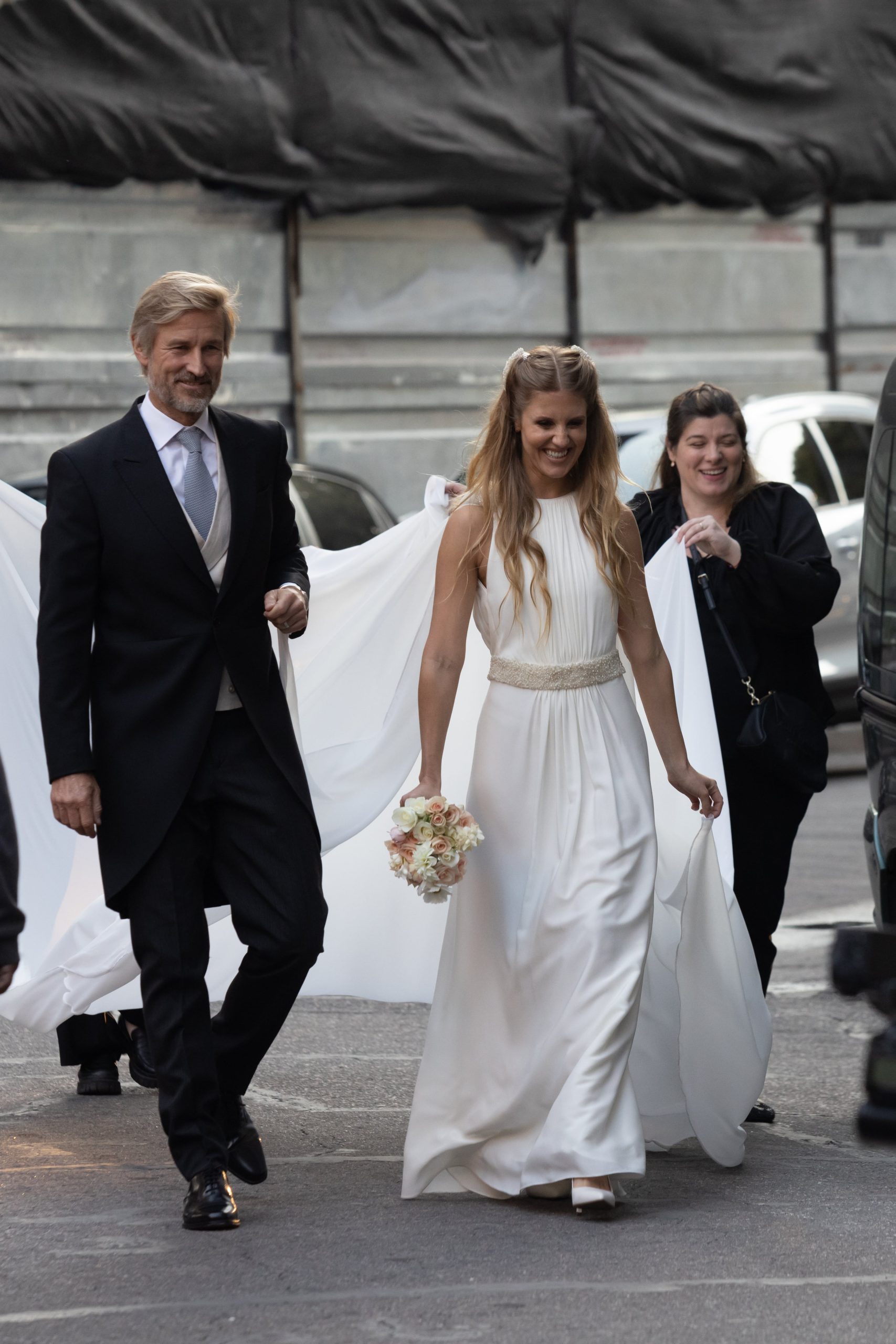 Tati y su padre, llegando a la basílica. 