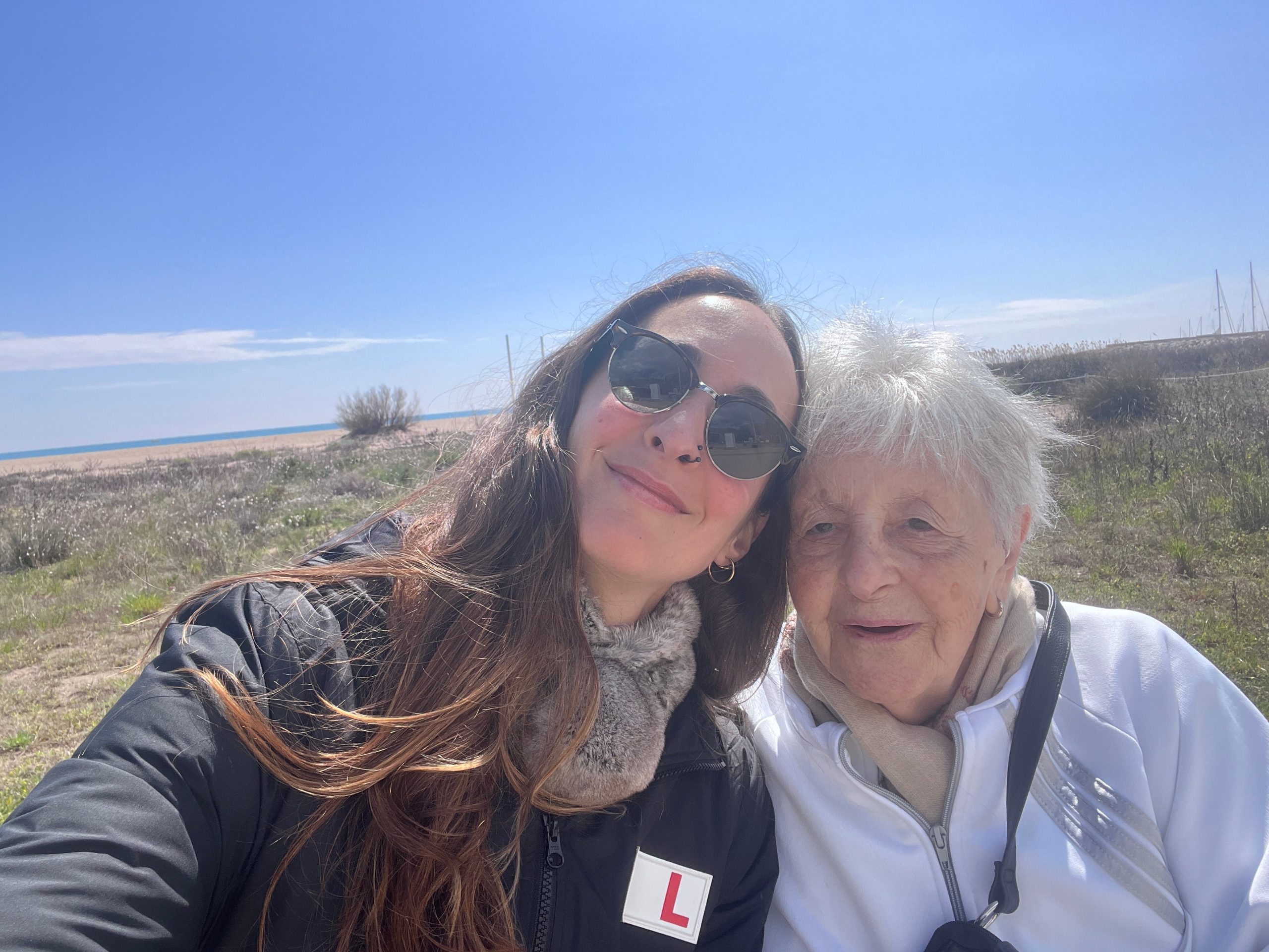 2025, con su nonna Lita que vino a visitarla con 90 años.