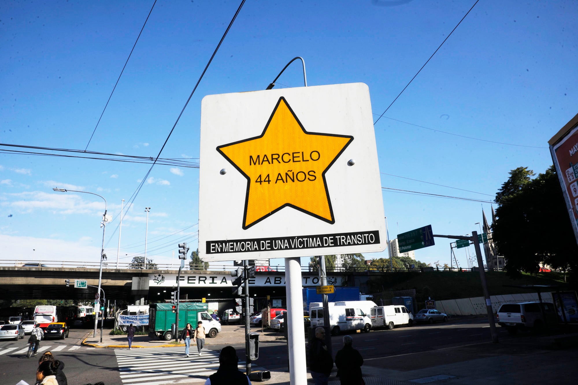 La estrella amarilla en homenaje a Marcelo, de 44 años; está ubicada en la esquina de Juan de Garay y Bernardo de Irigoyen, en el barrio de Constitución