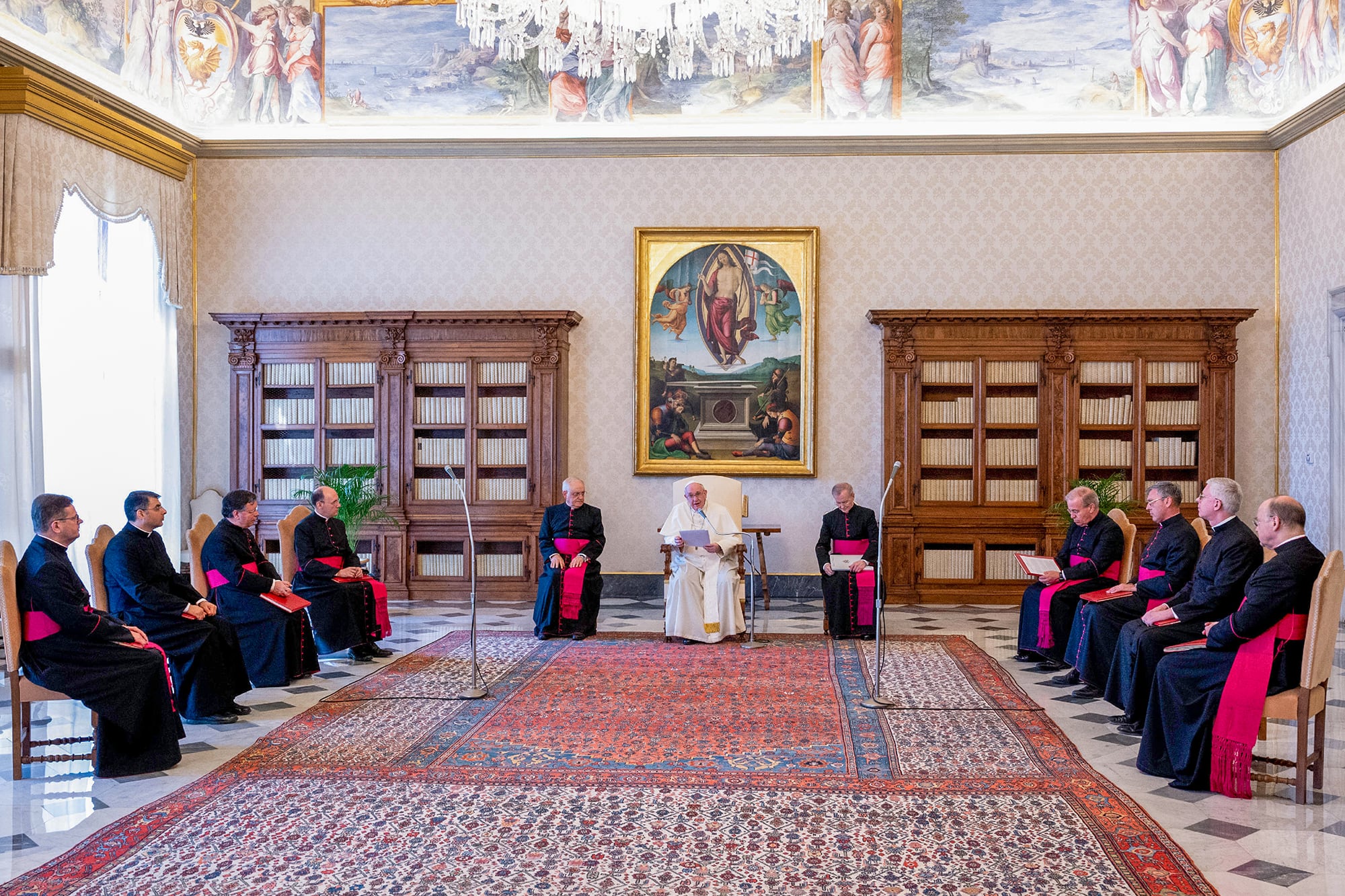 La biblioteca del Palacio Apostólico en el Vaticano 