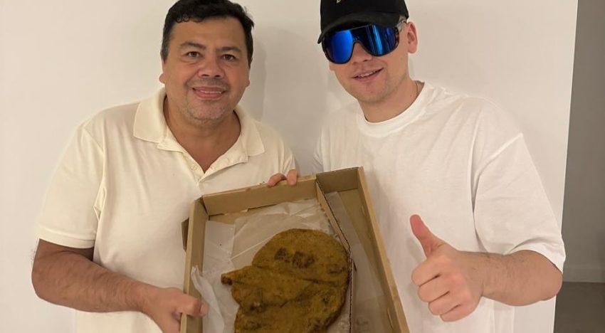 De Messi a El Eternauta: cómo un bodegón porteño convierte milanesas en los rostros de famosos