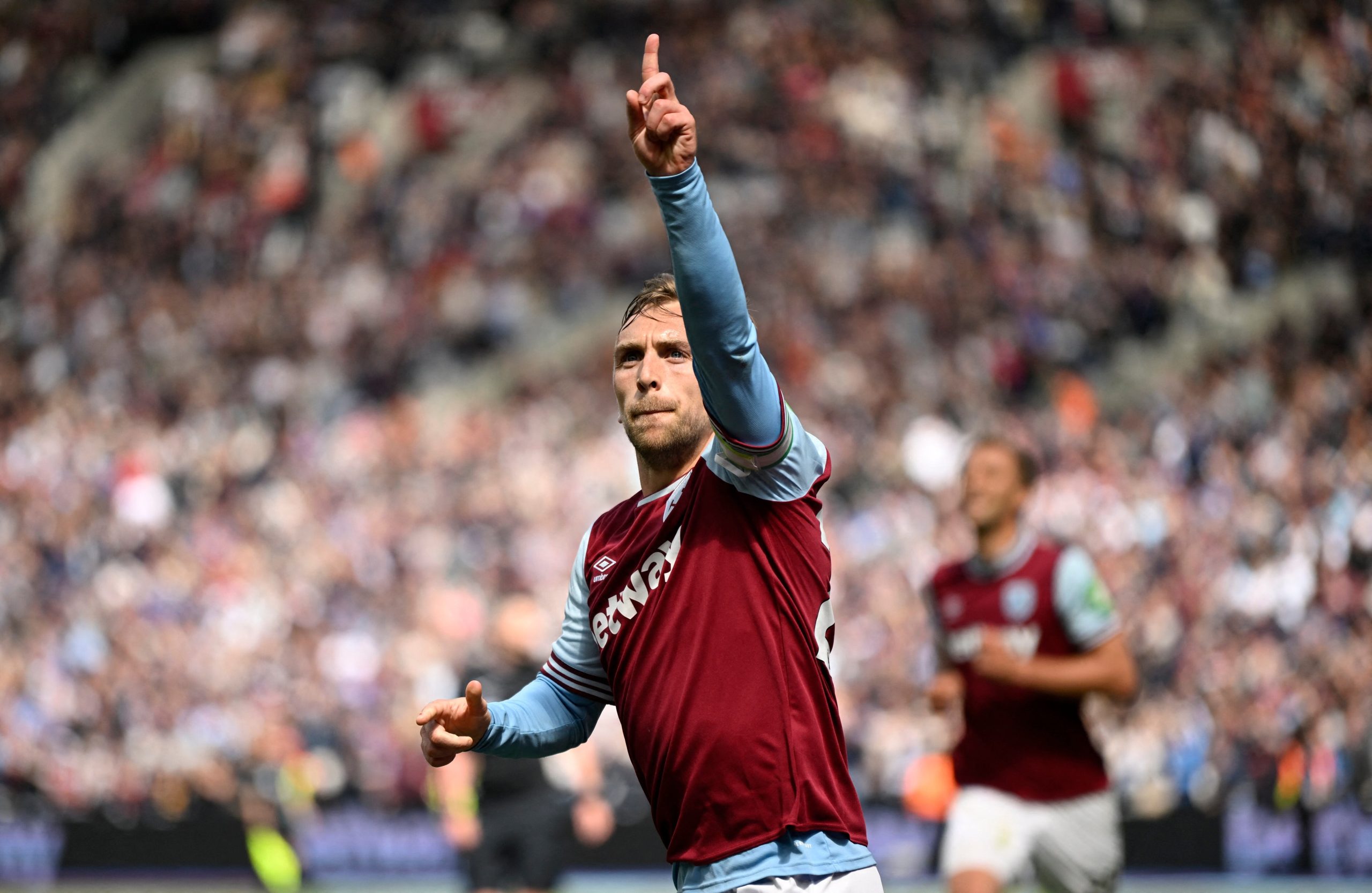 West Ham vs Tottenham por la fecha 35 de la Premier League del 2025.