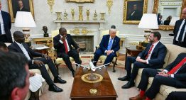 Otro tenso cruce de Trump en el Salón Oval: confrontó al presidente de Sudáfrica por un “genocidio en curso”