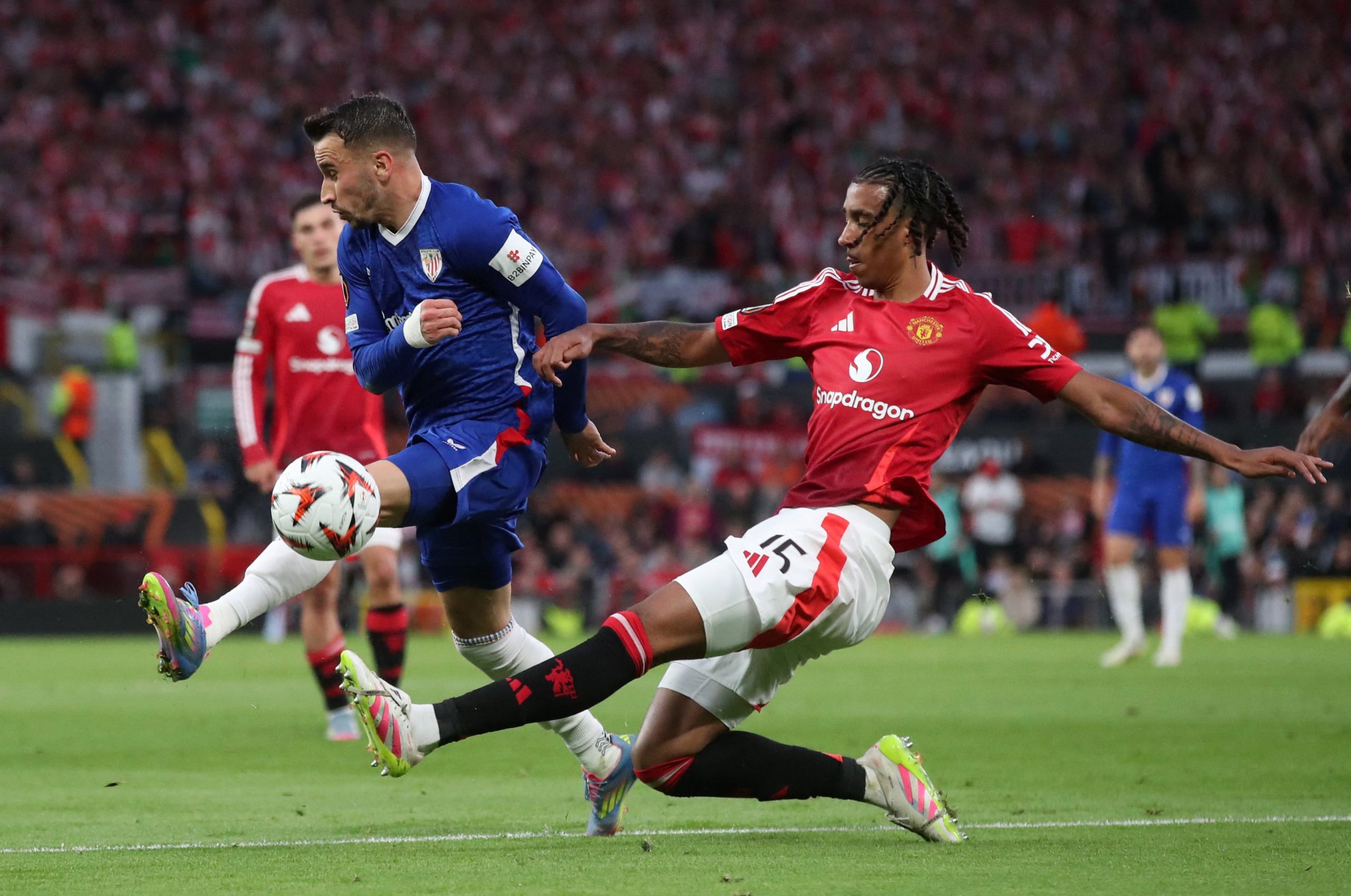 Man. United vs Ath. Bilbao por las semifinales de la UEFA Europa League del 2025.