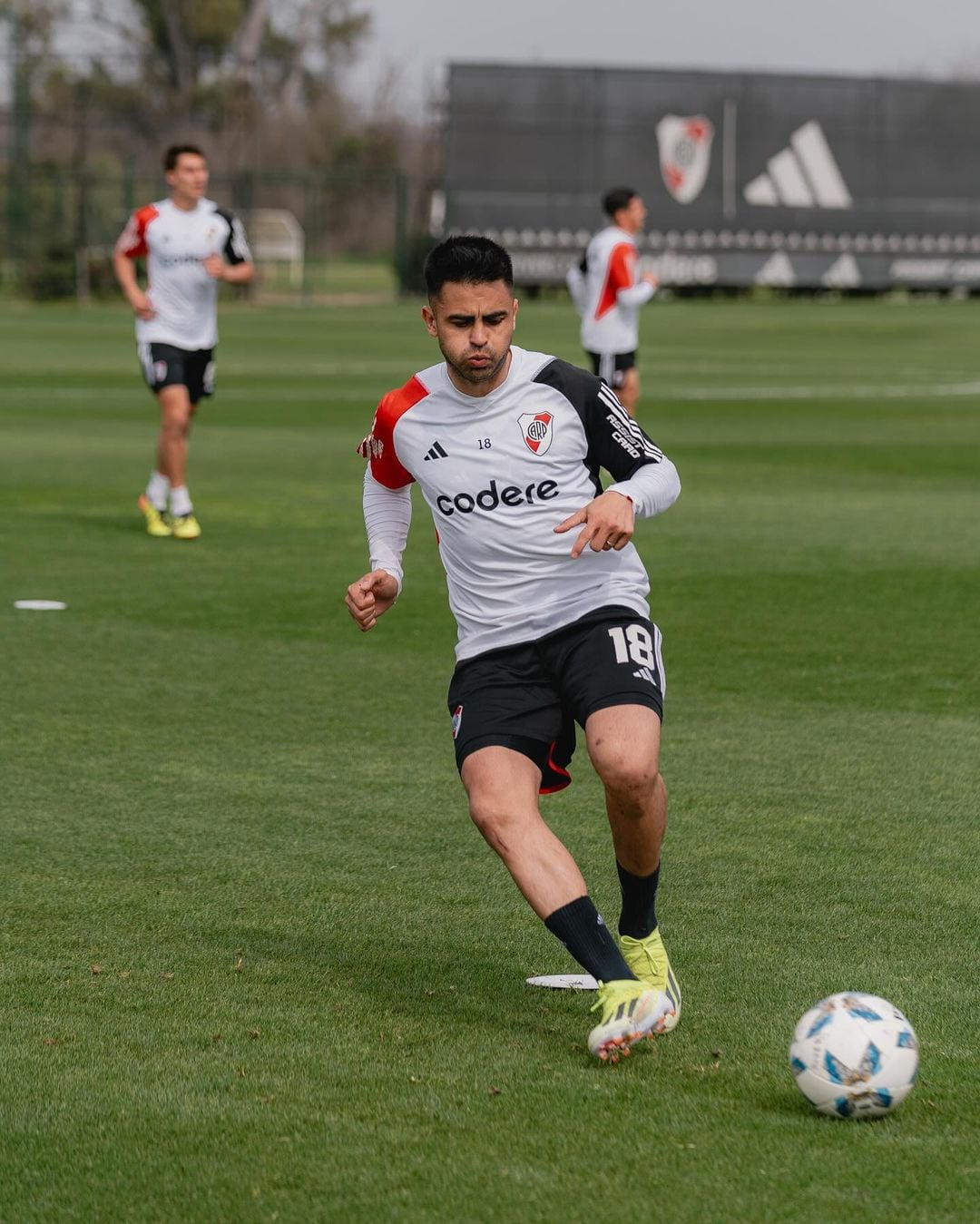 Para este partido, Marcelo Gallardo volvió a convocar a Gonzalo “Pity” Martínez, que vuelve después de estar fuera del equipo un tiempo prolongado por una lesión. (Foto: Instagram @RiverPlate)