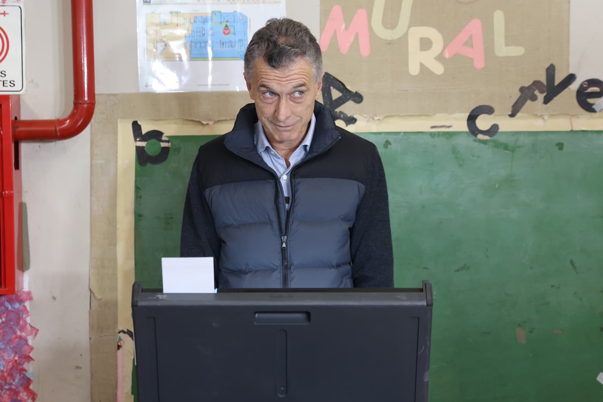 Elecciones legislativas en CABA 2025. El voto de Mauricio Macri en la escuela n°8 Lenguas Vivas