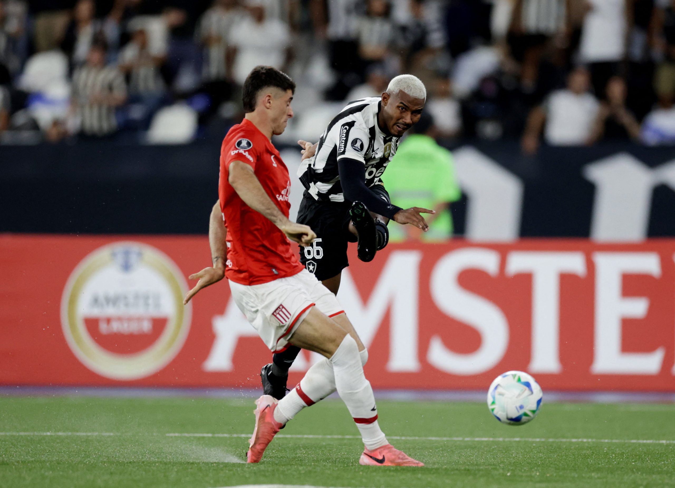 Botafogo vs Estudiantes por la fase de grupos de la Copa Libertadores del 2025.