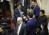 Senado: el oficialismo, apoyado por la oposición dialoguista, bloqueó la interpelación a Karina Milei y al ministro Caputo por el caso $LIBRA