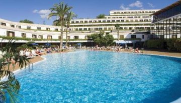 Qué se sabe del caso de la joven argentina que murió en un complejo de departamentos en Tenerife