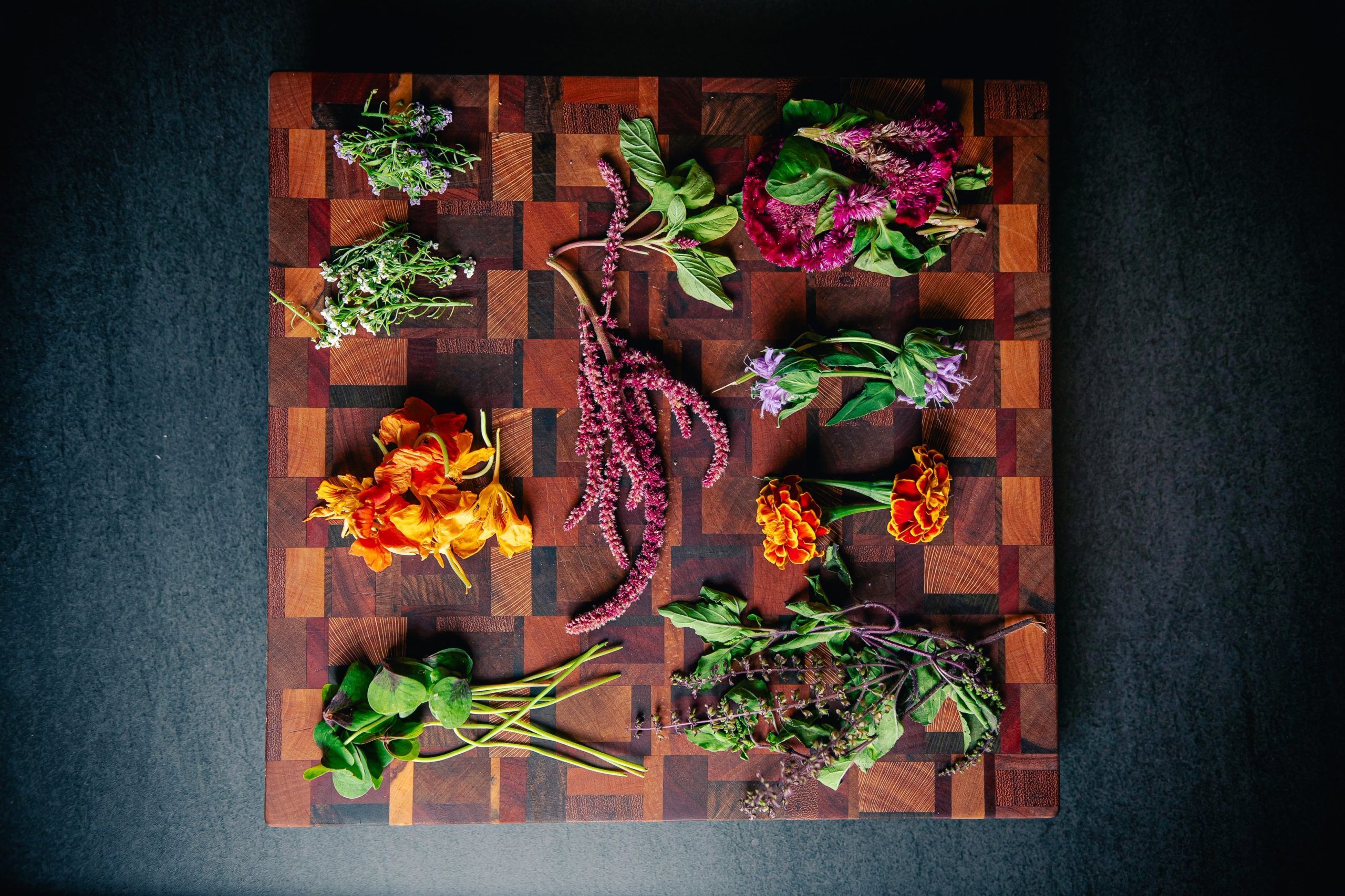 Las flores y hierbas que se usan en la cocina.