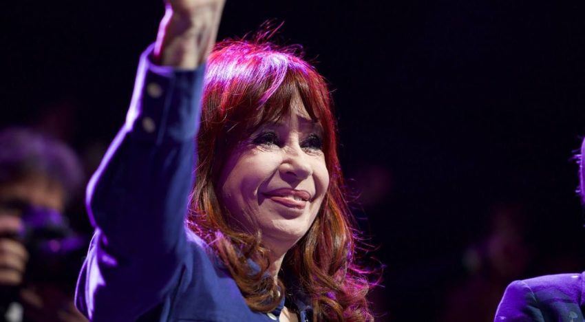 Cristina Kirchner juntó al PJ y sumó presión sobre Kicillof: alertó otra vez por los riesgos de desdoblar en Provincia