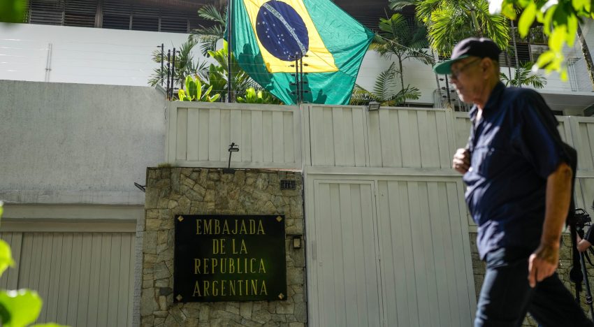 El Gobierno le agradeció a EE.UU. por la “exitosa operación” en Caracas que rescató a los refugiados en la embajada