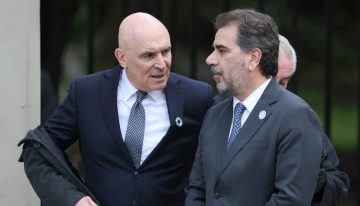 Milei, un conductor político con los suyos e intolerante con los demás mientras surgen problemas impensados