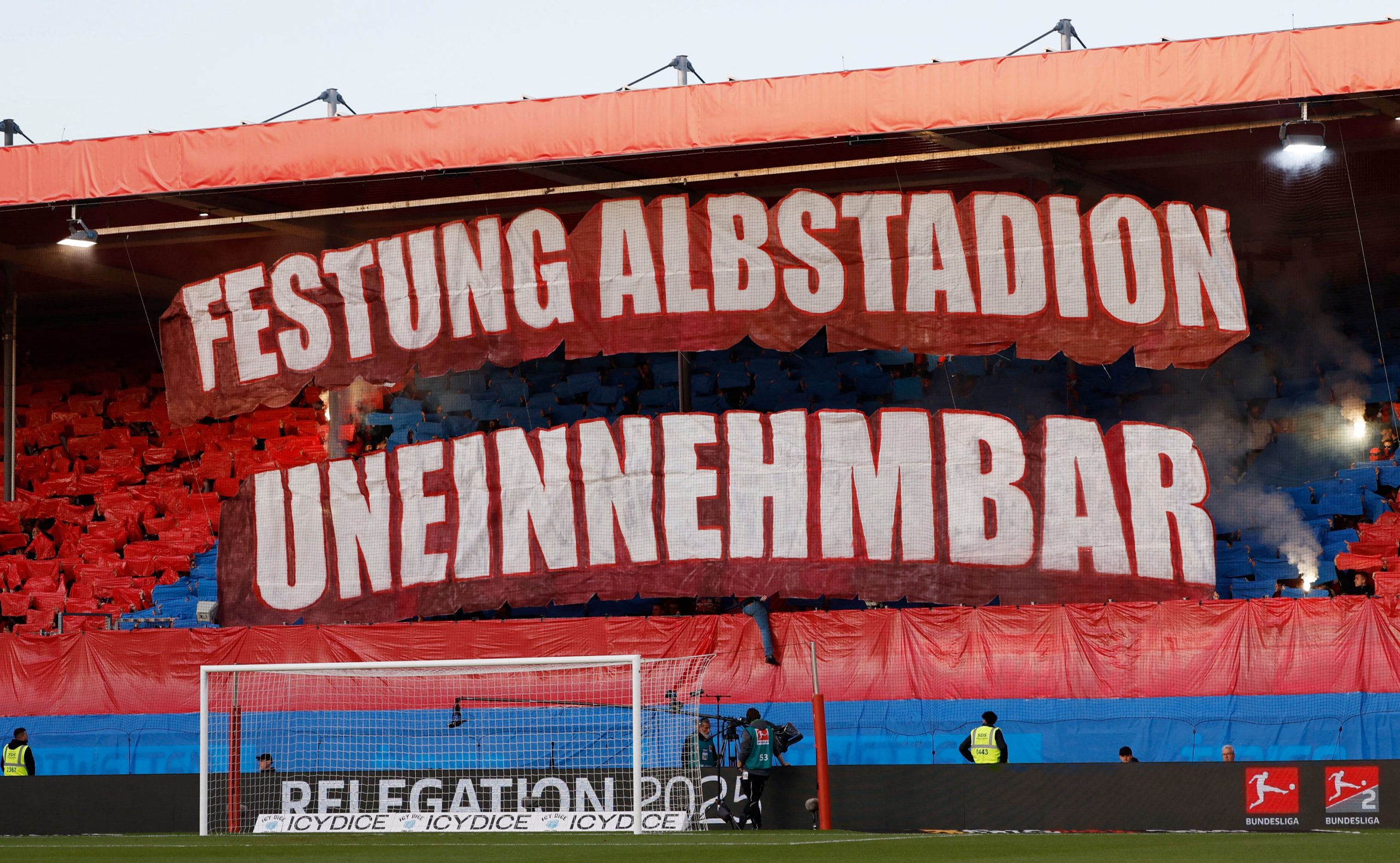 Heidenheim vs Elversberg por la descenso de la Bundelisga de Alemania del 2025.