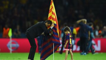 PSG vs. Inter: la conmovedora bandera de Luis Enrique y su hija de 9 años que desplegaron los hinchas franceses