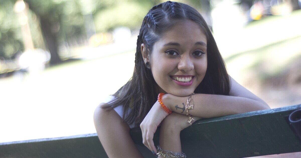 Martina Miranda tenía 16 años cuando fue atropellada en Villa Crespo por un conductor alcoholizado; su caso es uno de los que impulsaron la colocación de Estrellas Amarillas en la Ciudad de Buenos Aires