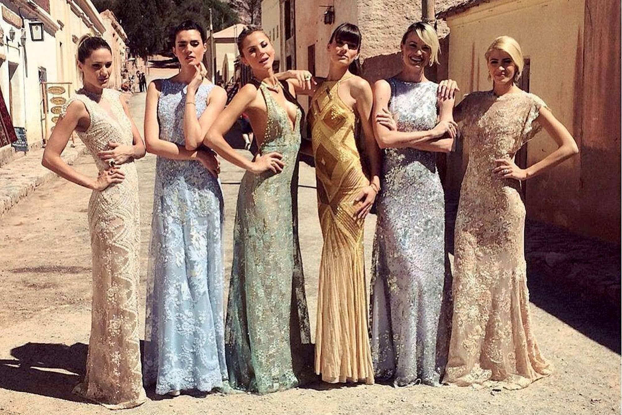 En sus tiempos de modelo en un posado en Purmamarca en el que aparecen, entre otras, Priscila Prete, Jimena Buttigliengo y Yésica Toscanini.
