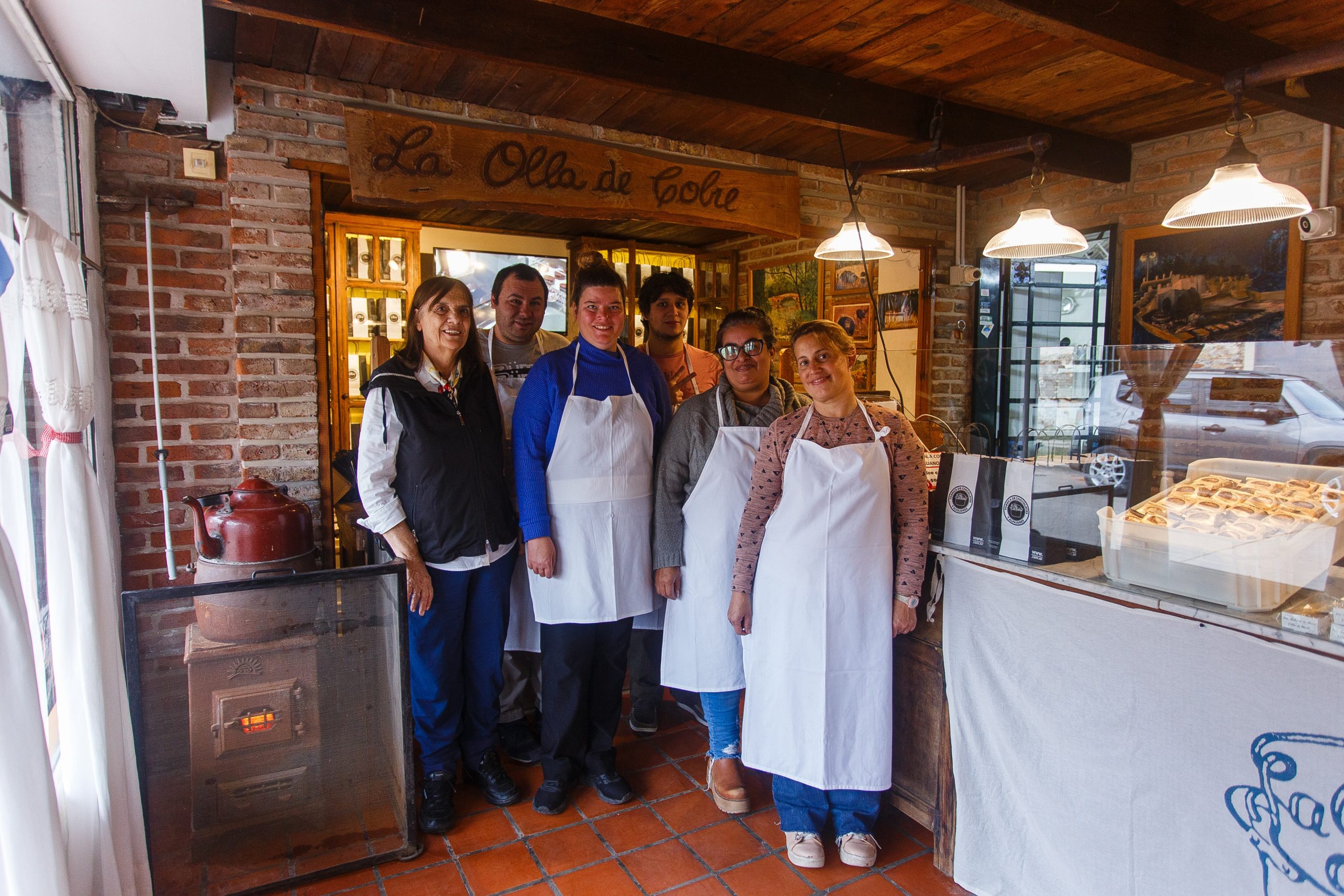 El equipo de La Olla de Cobre que trabajó rápido para volver a abrir sus puertas.