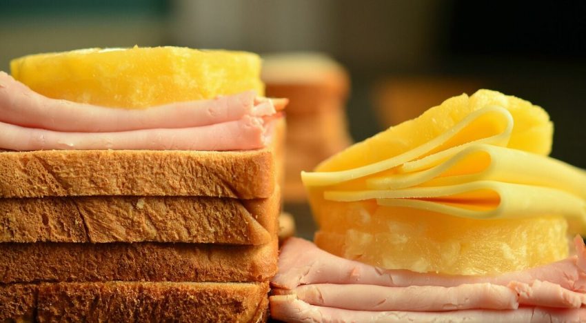 Sin harinas ni gluten: la receta para preparar un tostado proteico y casi sin calorías