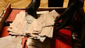 Hallan cajas con pasaportes y fichas de afiliación nazis en un subsuelo del Palacio de Tribunales
