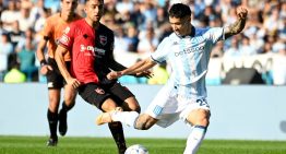 Racing le ganó con diez jugadores a Newell’s y demostró que va a dar pelea hasta el final