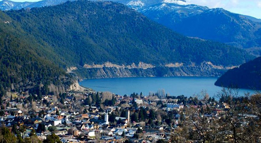 La ciudad patagónica que suma proyectos y abandona a las cabañas de madera