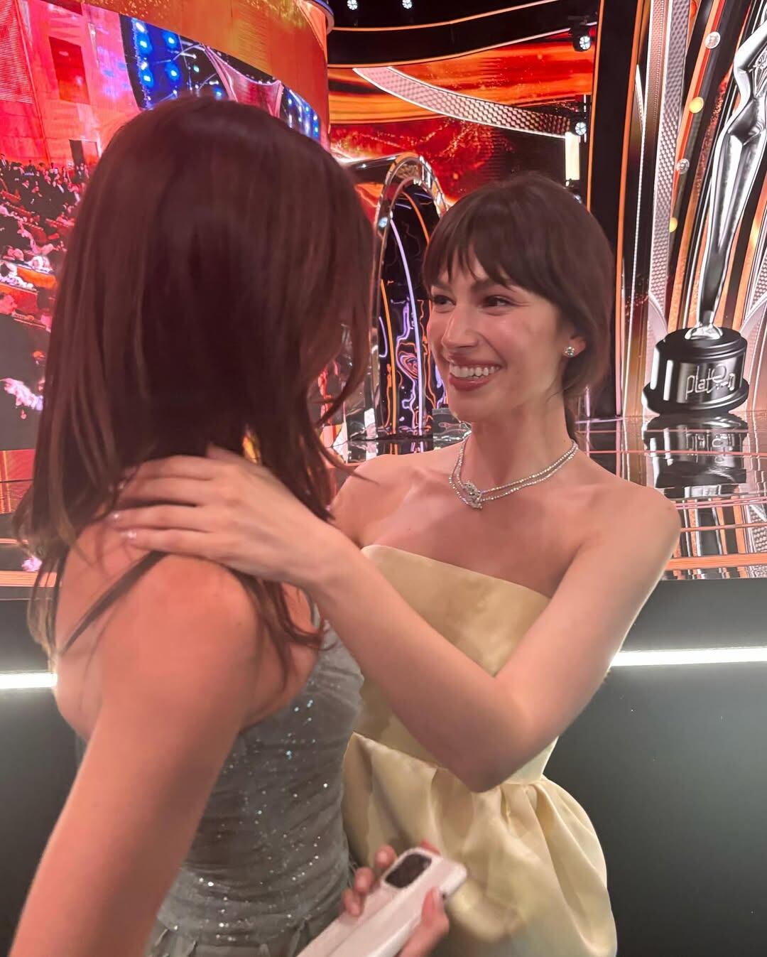 Stefi Roitman y Úrsula Corberó. (Foto: Instagram/@stefroitman)