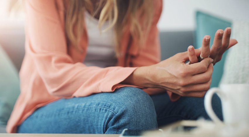 Síndrome de Fortunata: qué es y qué dice la psicología sobre quienes se enamoran de personas casadas o con pareja