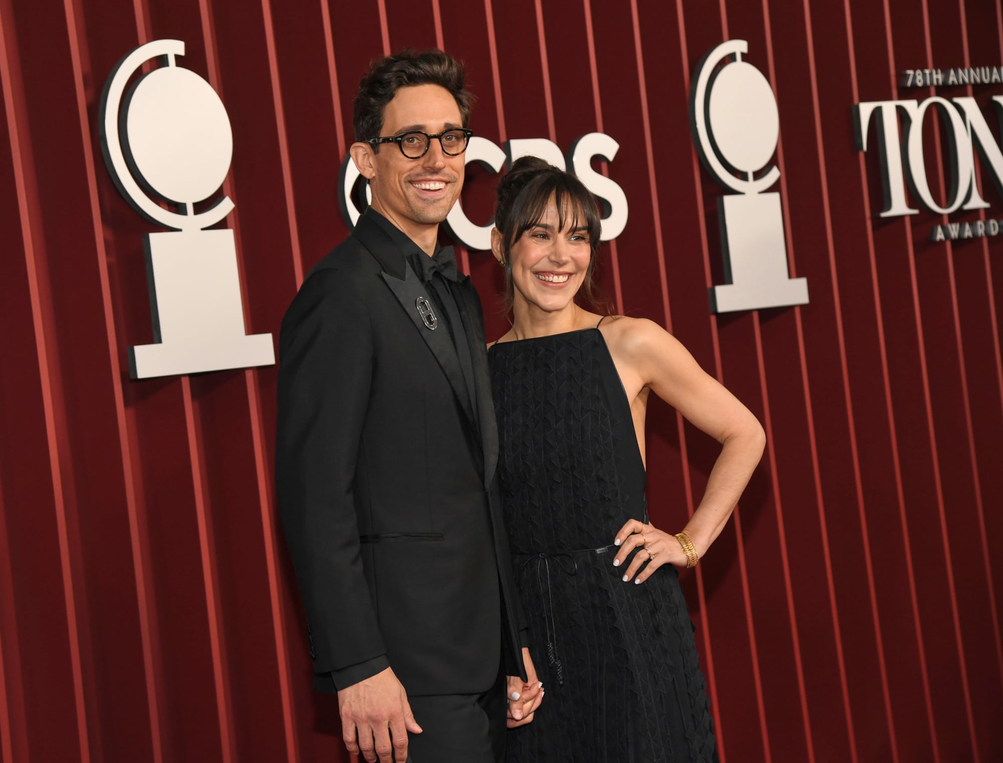 Justin Peck y Patricia Delgado engamados en un look total black