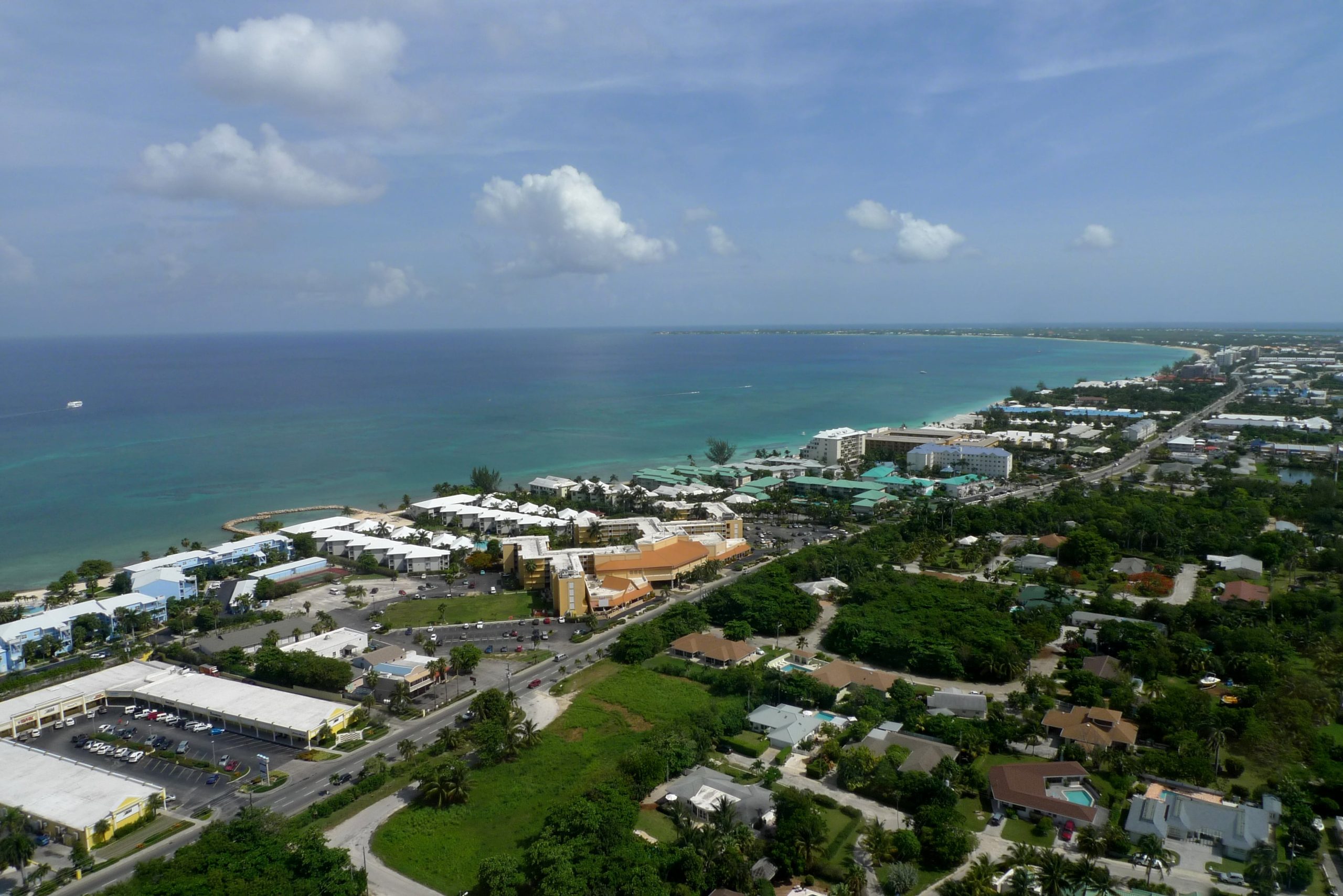 Sobrevuelo por George Town.