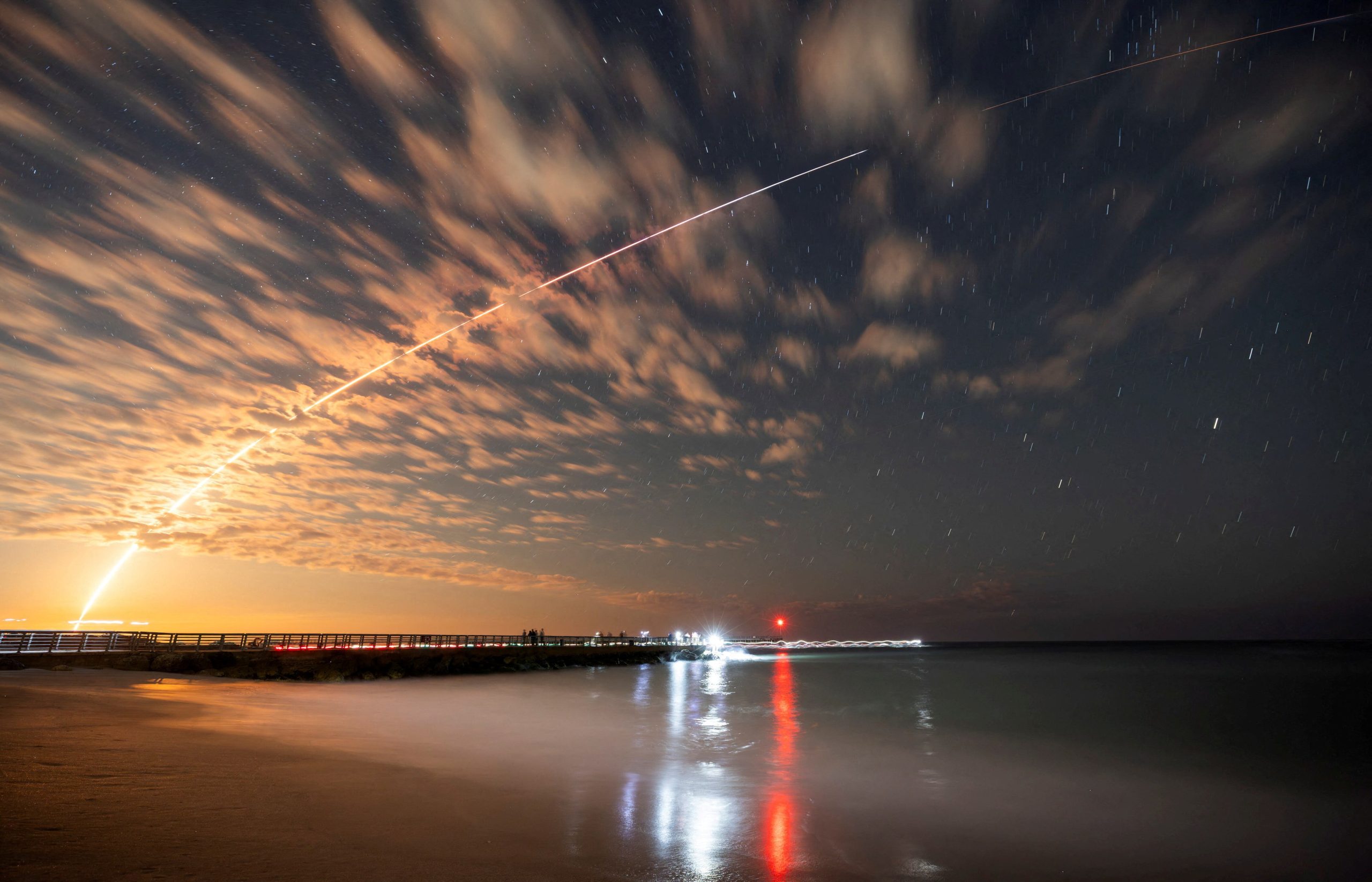 Celestis se asoció con SpaceX para sus lanzamientos. (Foto: Reuters/Sam Wolfe)