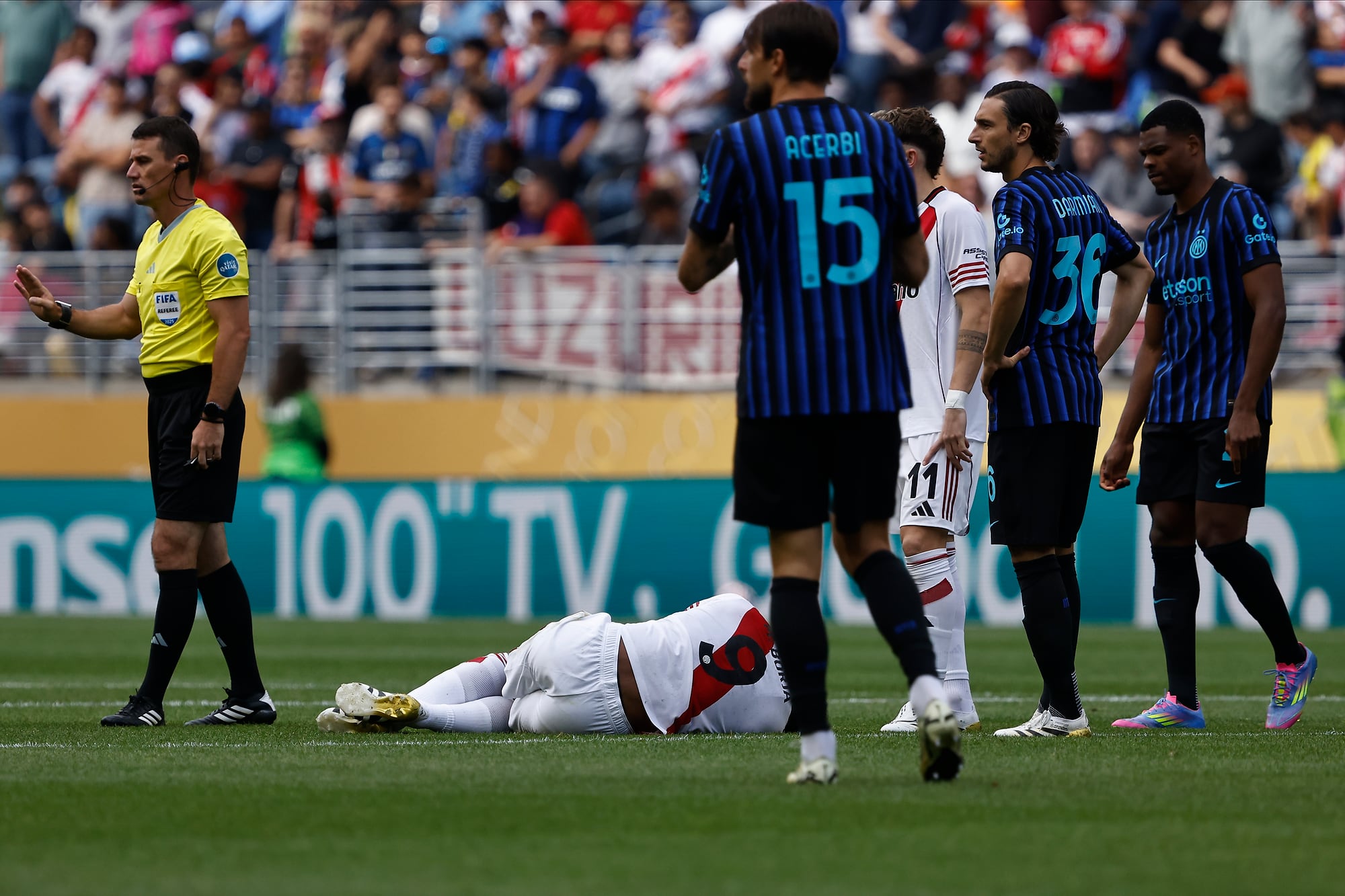 Borja tendido en el piso. Luego se recuperó