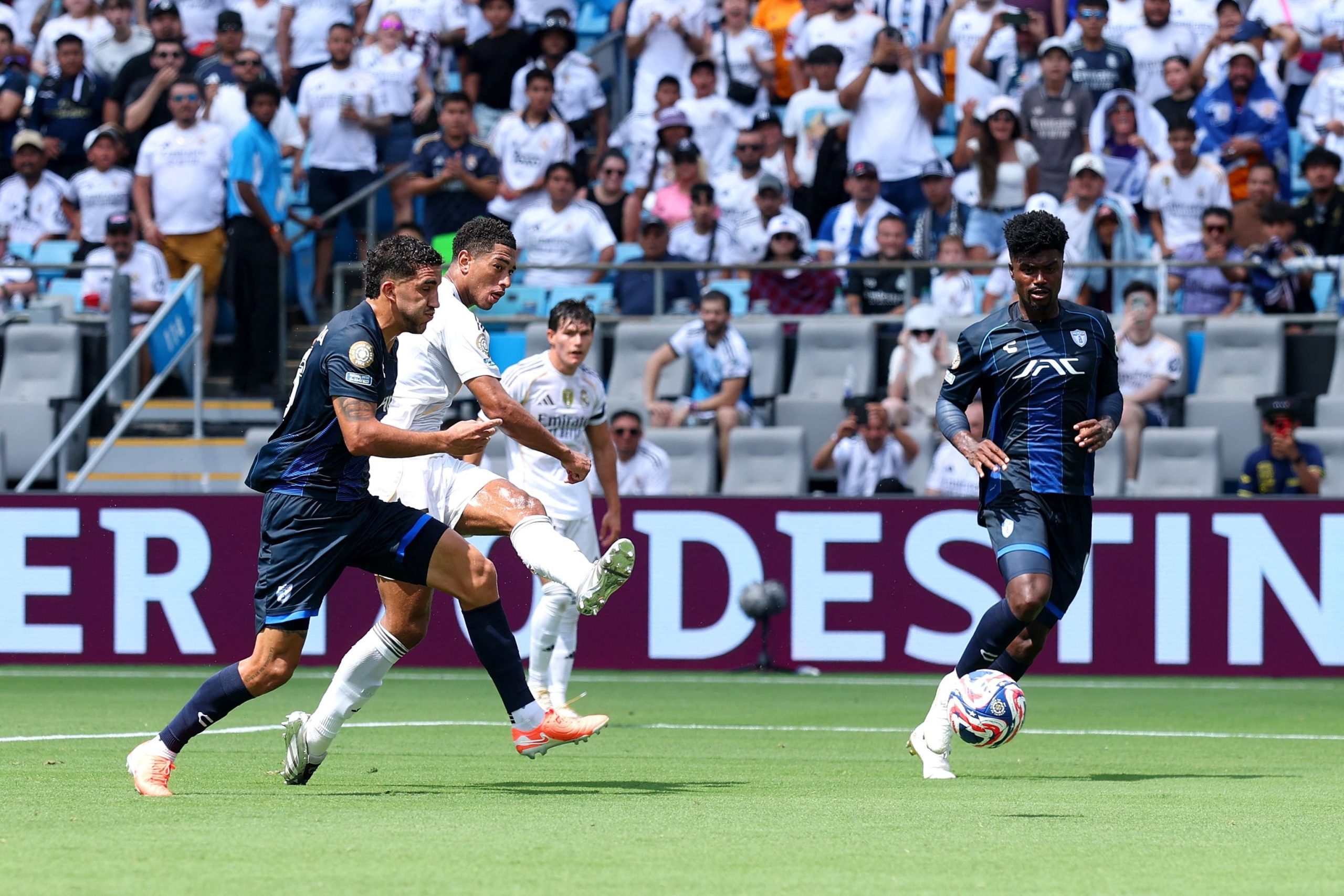 El zurdazo para el gran gol de Bellingham para el 1-0 de Real Madrid ante Pachuca