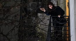 Cristina Kirchner reclamó a la Justicia que defina si puede salir al balcón o no