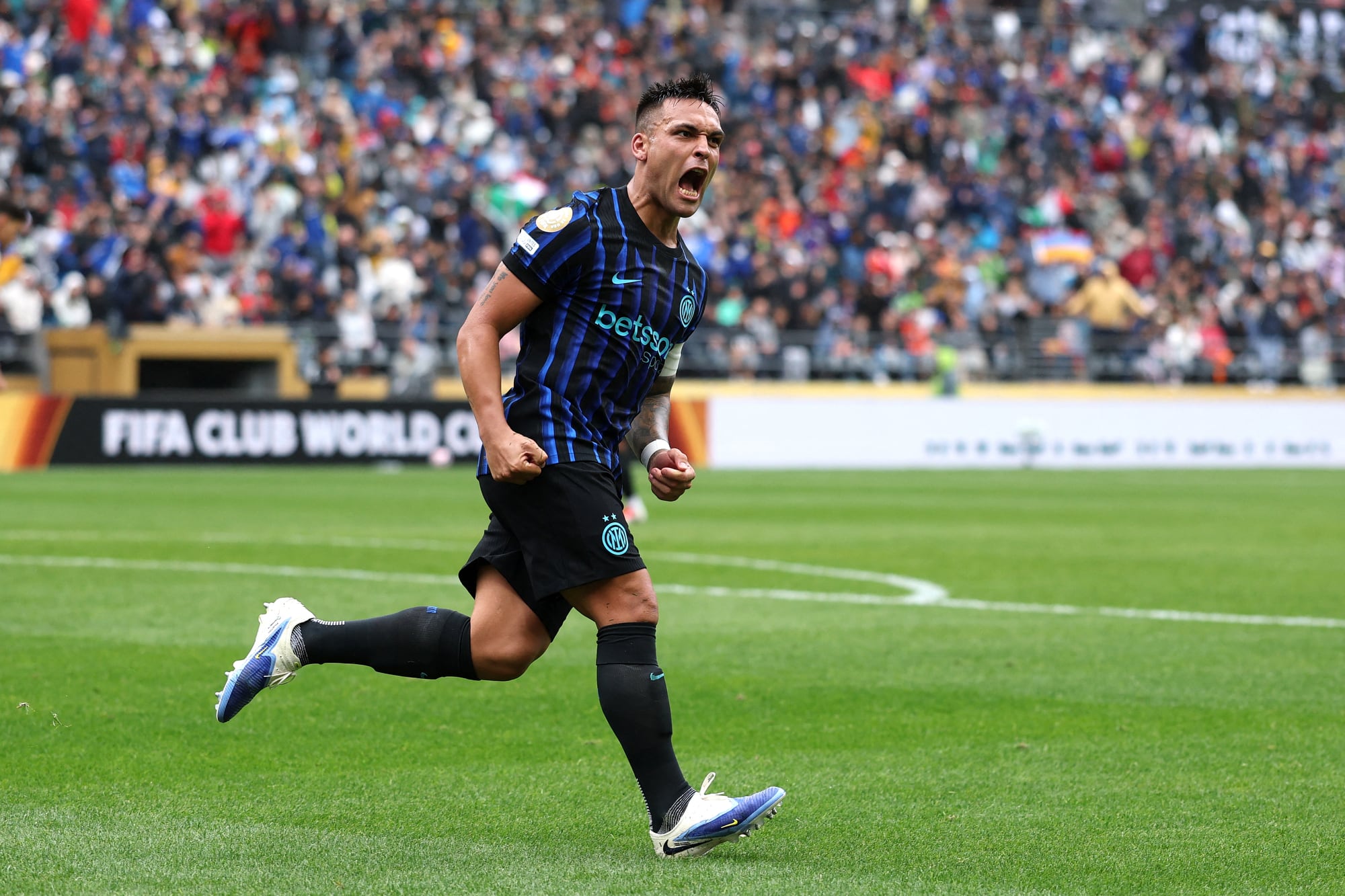 El festejo con furia de Lautaro Martínez tras el costoso empate de Inter ante Urawa