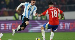 Franco Mastantuono debutó en la Selección argentina con 17 años y en una semana clave para su futuro