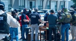 La fuga de migrantes de un centro en Newark que enfrenta al ICE con el alcalde: hubo una revisión sorpresa