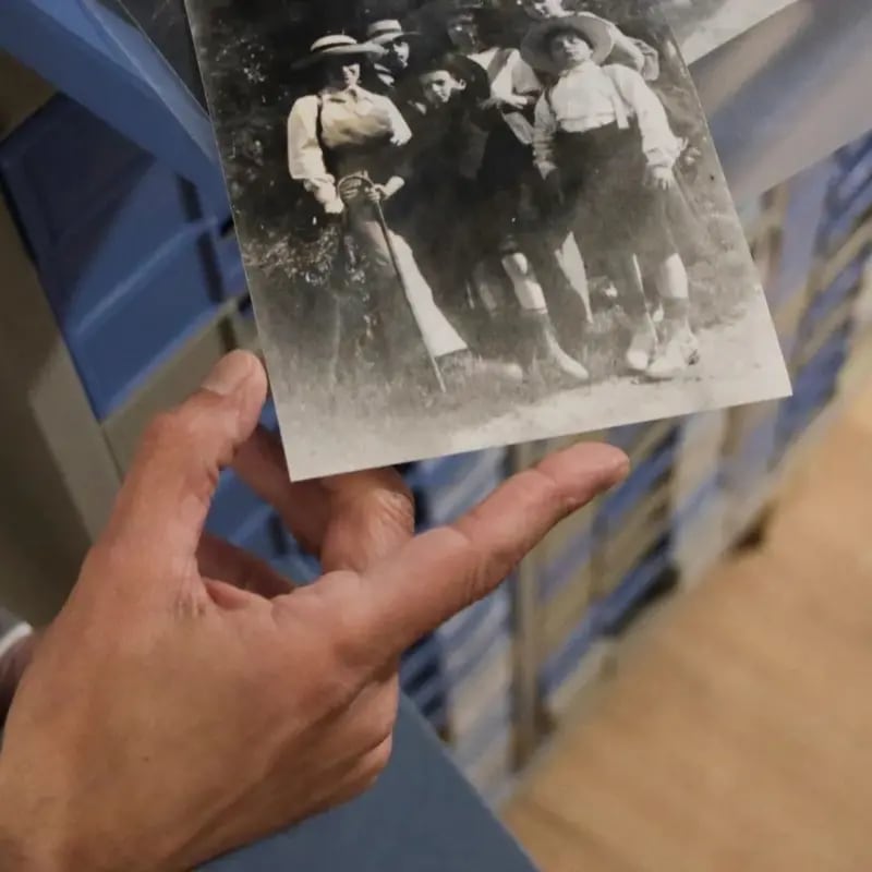 Marie Curie en unas vacaciones de senderismo en Suiza con Albert Einstein y las familias de ambos