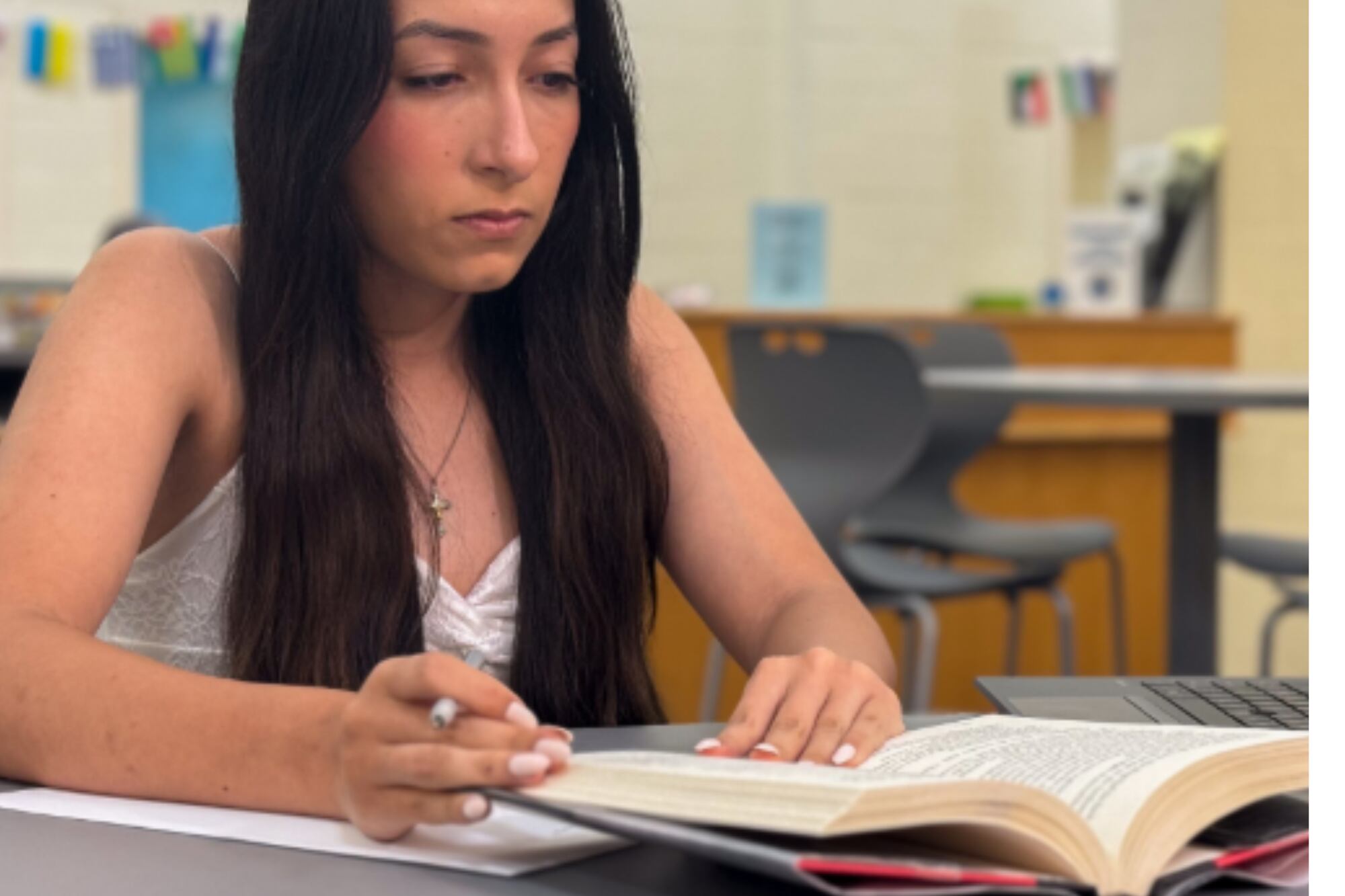 La joven aplicó a 24 becas, ganó 23