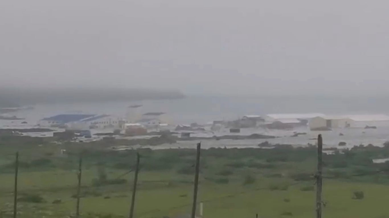 Impactante imagen del tsunami que golpeó una isla rusa tras el fuerte sismo en Kamchatka. (Foto: Servicio Geofísico de la Academia de Ciencias de Rusia vía AP).