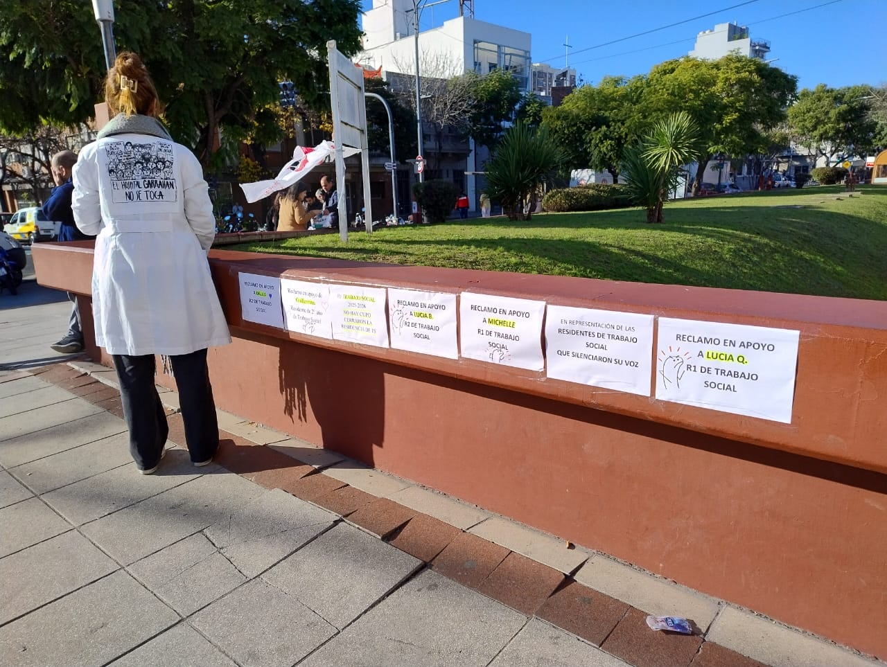 Con los residentes en sus puestos, luego de jornadas de paro por mejoras de las remuneraciones, el reclamo en el Hospital Garrahan continúa por el cambio en el reglamento del sistema nacional de residencias