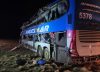 Brutal choque entre un camión y un micro en Río Gallegos: hay cuatro muertos y varios heridos