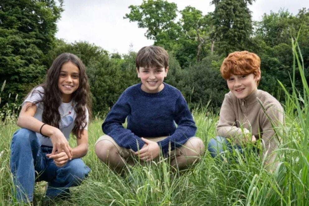 Dominic McLaughlin será Harry Potter, Arabella Stanton se pondrá en la piel de Hermione Granger y Alastair Stout le dará vida a Ron Weasley en la serie del mago 