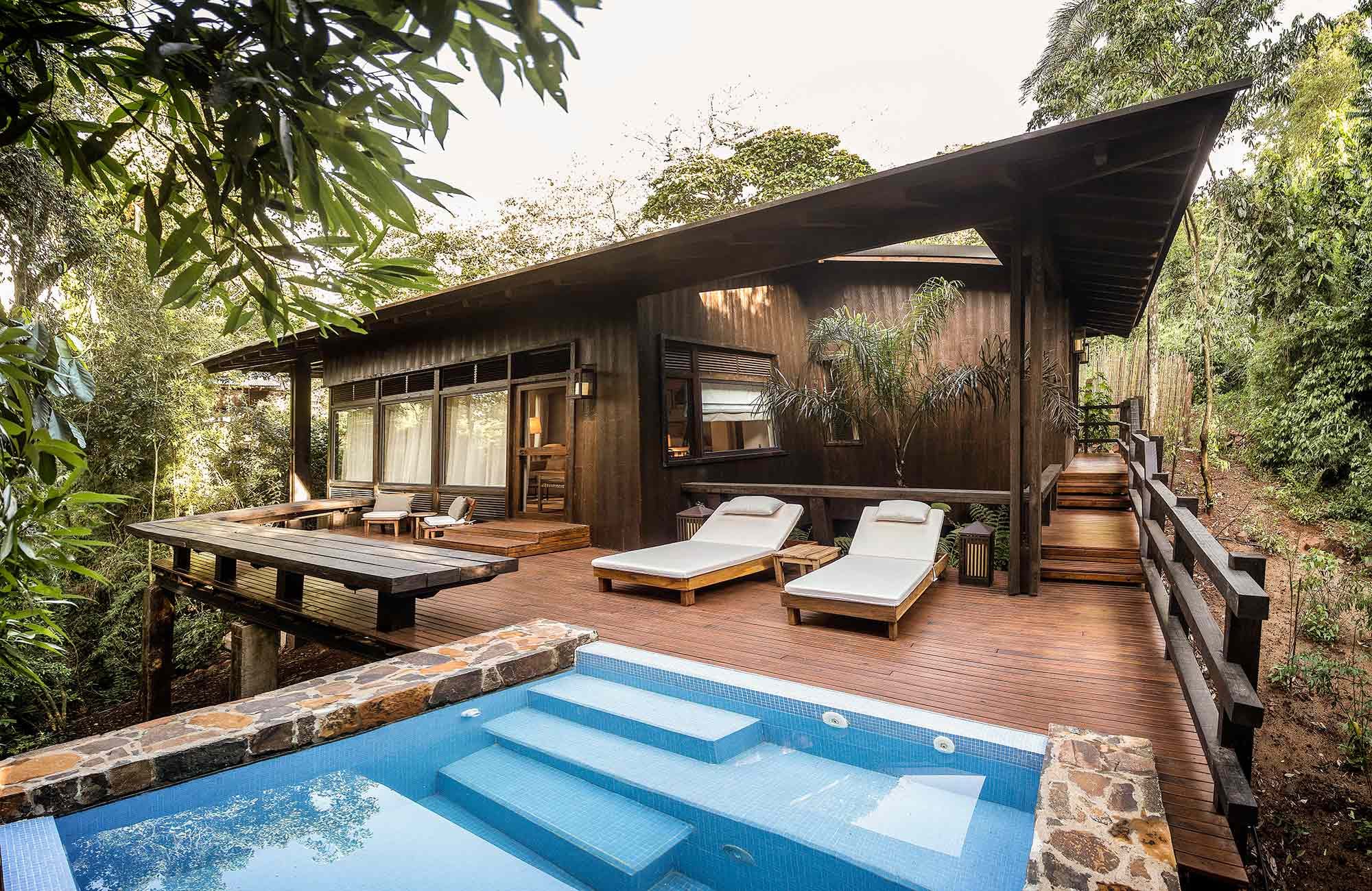 La piscina privada de una de las villas.