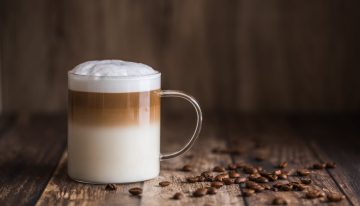 ¿Es saludable el café con leche? Cómo tomarlo para evitar molestias gástricas y cuáles son sus beneficios