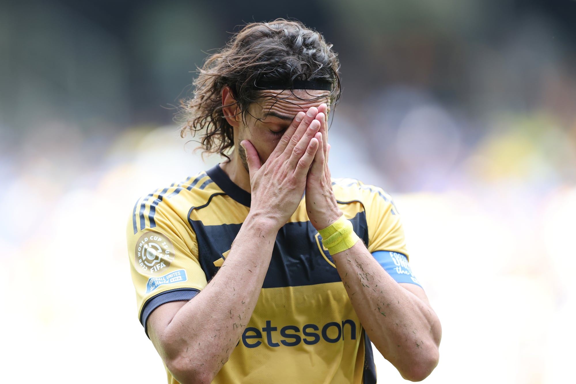 Cavani se pierde el debut ante Argentinos
