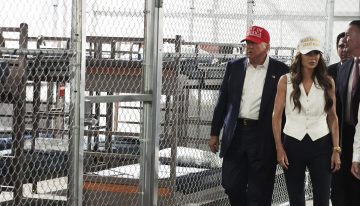 Trump inauguró el “Alligator Alcatraz”, el centro de detención de migrantes en los Everglades rodeado de caimanes