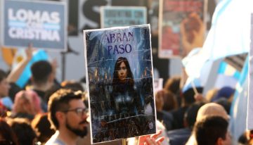 El peronismo ya activó la campaña bonaerense: cómo juega Cristina, el papel clave de los intendentes y un discurso “full grieta” contra Milei