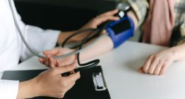 Un urólogo comparte siete consejos para cuidar los riñones y prevenir enfermedades: hábitos simples pero poderosos